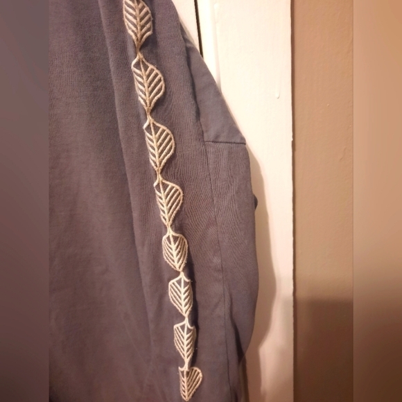 Oversize Top with Embroidered Sleeves - Picture 2 of 2